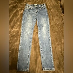 KanCan. Women’s size 7/27 straight leg jeans.